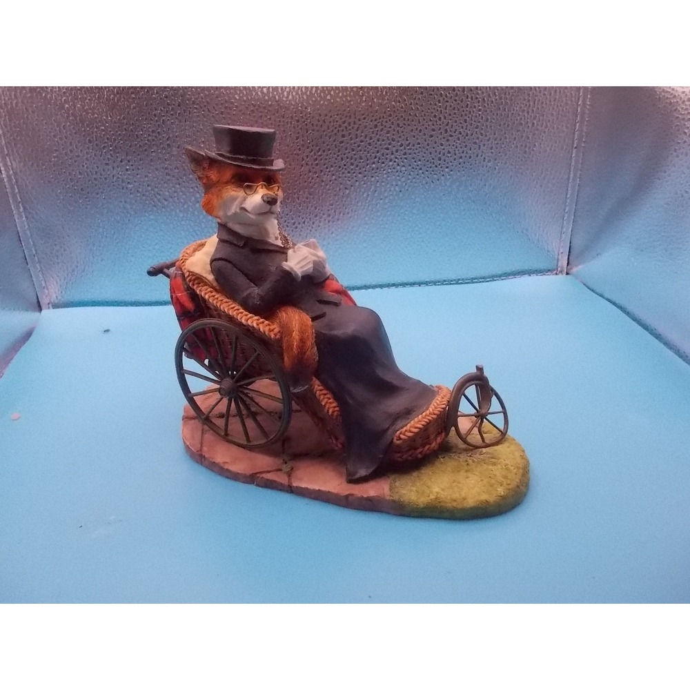 Border Fine Arts The Duchess of Reynard Fox Figurine A8387 Enesco 2007